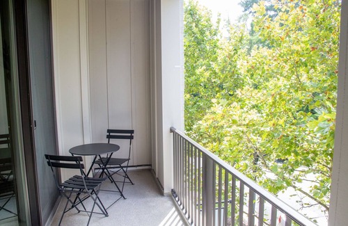 Batesville Apartment | Lux 2 Bed 2 Bath Apt | Dwtn Crozet (30 Nt Min)