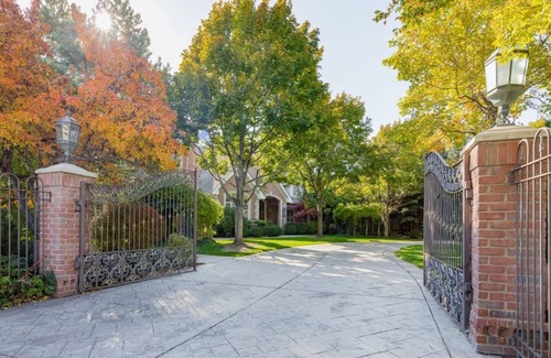Orchard South House | LUX 20,000sq POOL Jacuzi Sauna Mtn Views1.7 ac EV+2026 Reunion