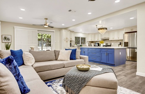 Estates at Canyon Crest House | LUX A Massive Beautiful 5bed/4bath with Hot Tub