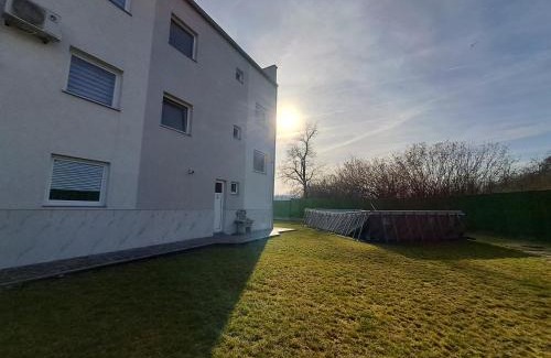 Tuzla Canton Apartment | Lux Apartment jacuzzi - Mermer Brkić