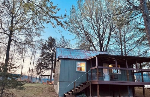 Newton County Cabin | Lux Cabin: Buffalo River, hiking trails, floating, WiFi, Laundry, Dog friendly