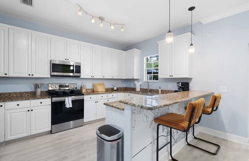 SoHo House | LUX designer SOHO home /Sleeps 13 /Heart of TPA