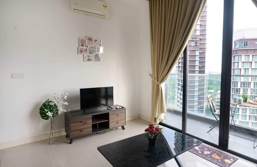 Medini Apartment | Lux DPristine 3BR Home w Views, 5mins to Legoland