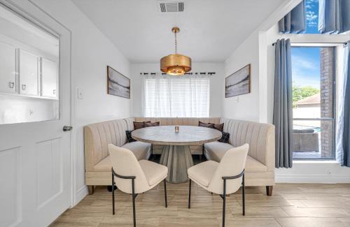 Klein House | Lux Family Stay with Heated Pool, Spa, Theater, Game Room