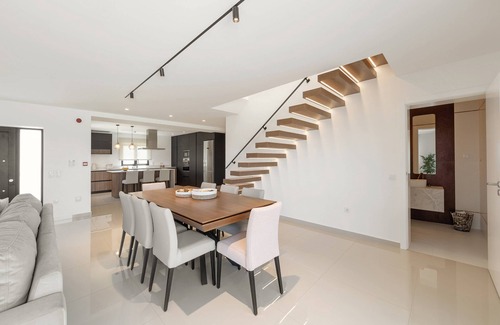 Leiria Villa | Lux House - Exclusive Retreat w/Pool & View