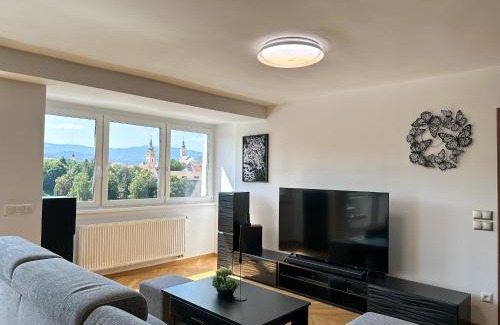 Banska Bystrica Apartment | LUX residence, A/C, VIP parking, city view