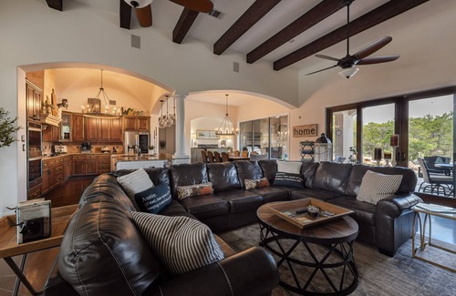 Panoramic Hills House | Lux Retreat 3600SqFt on 11Acres, Pool, 5min to Lake Travis,Theatre room, wet bar