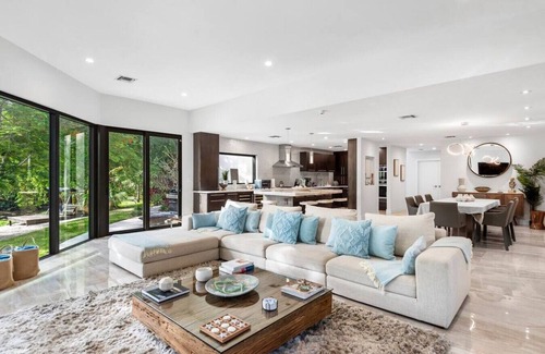 Birch Park Finger Streets Villa | Lux Villa with pool on the water/Beach Access!