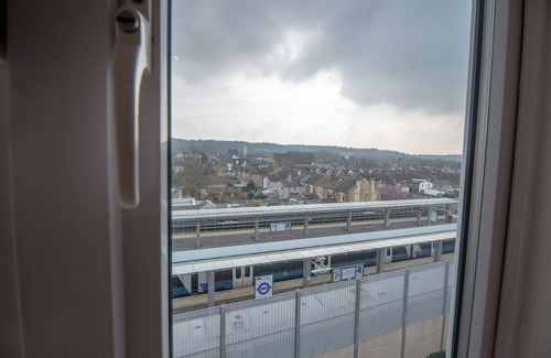 Abbey Wood Apartment | Luxe 2 BDR Apartment in Greenwich Borough