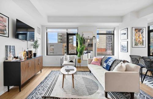 Shawmut Apartment | Luxe 2BR Apt near Boston Common with Pool