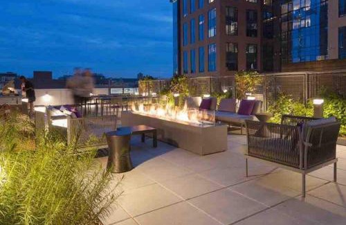Shawmut Apartment | Luxe 2BR Apt near Boston Common with Pool