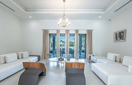 Southwest Ranches House | Luxe 5 BR Estate on 2.5 Acres with Saltwater Pool