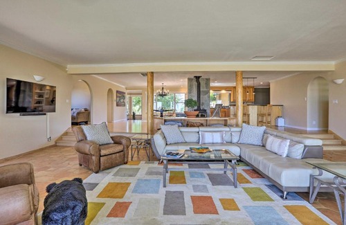 Auburn House | Luxe Auburn Hideaway with Tennis Court and Views!