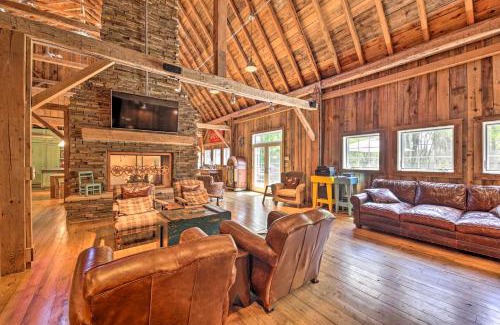 Zenda House | Luxe Barndominium with Home Gym, Theater, and More!