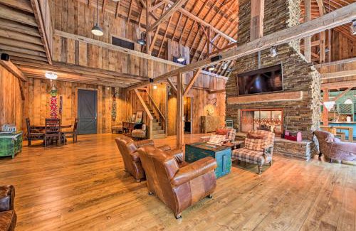 Zenda House | Luxe Barndominium with Home Gym, Theater, and More!
