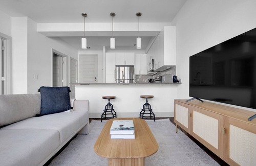 West Bellevue Apartment | Luxe Bellevue 1BR w/Gym & Roof Lounge, near coffee shops, by Blueground