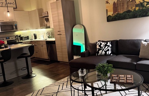 Peachtree Center Apartment | Luxe Downtown High-Rise-Stunning Views & Prime ATL Location Close to Attractions
