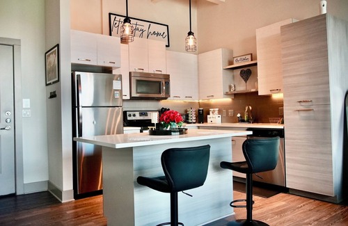 Peachtree Center Apartment | Luxe Downtown High-Rise-Stunning Views & Prime ATL Location Close to Attractions
