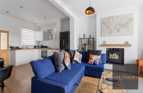 Exeter Apartment | Luxe Garden House City Centre