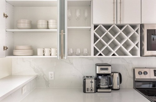 Historic Downtown Apartment | Luxe Jersey City 2BR w/DM, W/D & Gym, shuttle to PATH, by Blueground