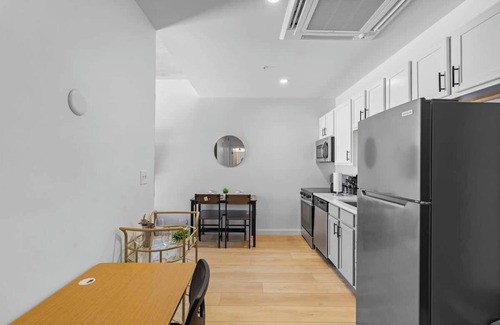 Charlotte Apartment | Luxe King 2BR Suite in South End Charlotte!