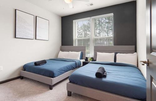North Raleigh Apartment | Luxe King 3 Bedroom Suite in North Raleigh NC