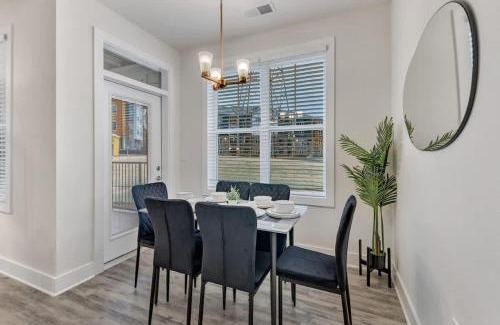 Hayes Apartment | Luxe King 3BR Suite Mins to Downtown Durham