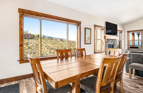 Sweetwater House | Luxe lake view, dog-friendly home w/access to pool, hot tub, & beach