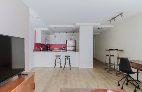Lower Queen Anne Apartment | Luxe Lower Queen Anne 1BR w/Gym, W/D & Lounge, by Blueground