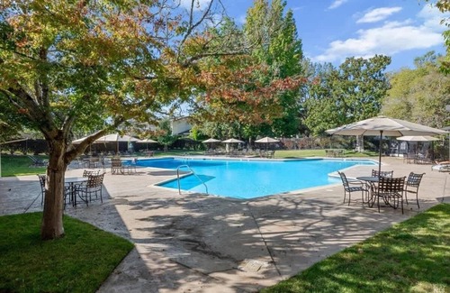 Napa Condo | Luxe Napa Escape | King Bed Near Top Wineries