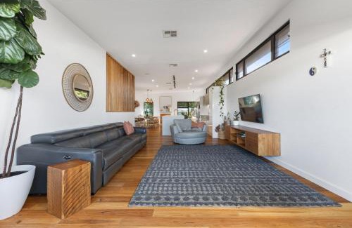 Adamstown House | Luxe Oasis Adamstown