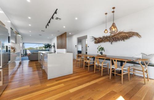 Adamstown House | Luxe Oasis Adamstown