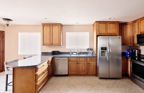 Paradise Valley Village Cottage | Luxe-paradise Palace-pool-spa-guest House & More!