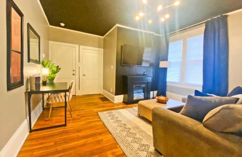 Southwest Raleigh Apartment | Luxe retreat in downtown Raleigh