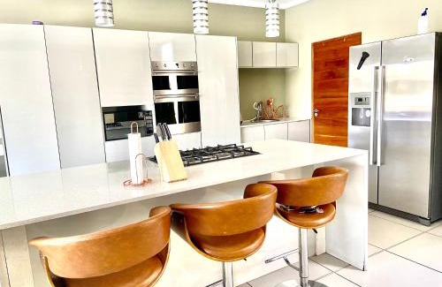 Hartbeespoort House | Luxe retreat waterfront