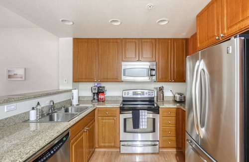 Santa Clara Apartment | Luxe Santa Clara 2BR w/Pool, Balcony, Elevator & Gym, by Blueground