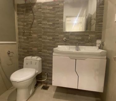 Bahria Town Hotel | Luxe Suites Bahria Town Lahore