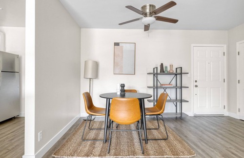 Woodland Hills Apartment | Luxe Woodland Hills 2BR w/Pool & Gym, near Warner Center, by Blueground