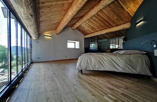 Saint-Etienne-Lardeyrol Bed & Breakfast | Luxurious Farmhouse: Pool, Terrace, and Scenic Getaway in Saint-Étienne-Lardeyrol
