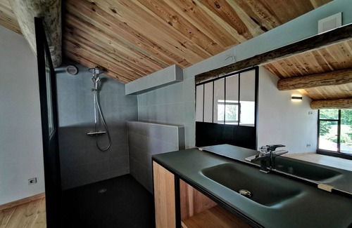 Saint-Etienne-Lardeyrol Bed & Breakfast | Luxurious Farmhouse: Pool, Terrace, and Scenic Getaway in Saint-Étienne-Lardeyrol