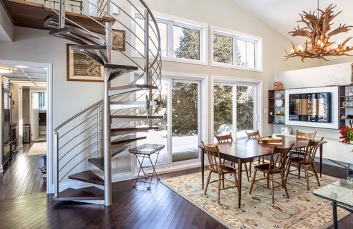 Lotbiniere Regional County Municipality Ski Chalet | Luxurious chalet right on the water.