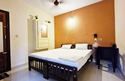 Varkala Bed & Breakfast | Luxurious 1 double Bed BnB 5