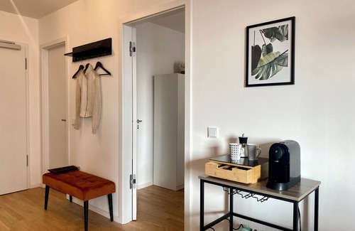 Schoenefeld Apartment | Luxurious 2-room apartment, WLAN, washing machine