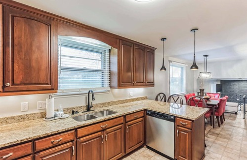 Nashville House | Luxurious 4BR home, Pet friendly!
