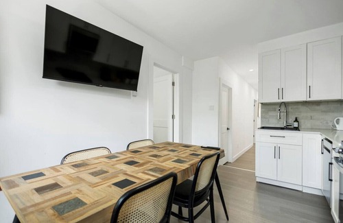 Sainte-Marie Apartment | Luxurious 4BR with Sunny Deck Balcony