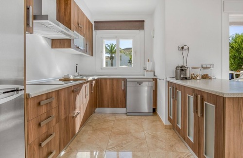 Urbanizacion Marbessa Villa | Luxurious 5* beachside villa with private pool