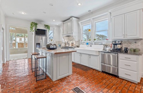 Lake Charles House | Luxurious 6-Bedroom Grand Residence with Multiple Living Areas - Designer Home