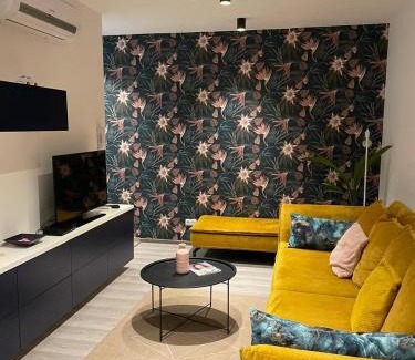 Juh Apartment | Luxurious and Relax Apartment