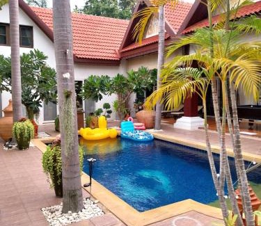 South Pattaya Villa | Luxurious and spacious Poolvilla at about 500 mtr from Jomtien Beach with luxurious facility Private Swimming Pool, Jaccuzi,Fitness Room,Table Tennis and many more