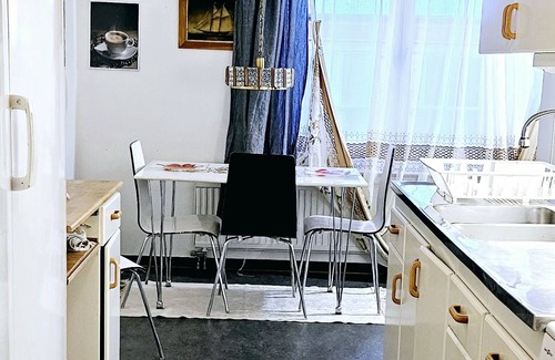 Orebro Apartment | Luxurious apartment in the heart of city Örebro Cozy and central)